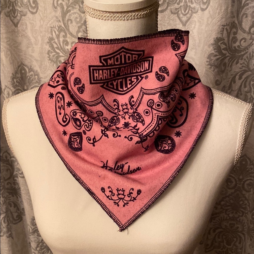 Harley-Davidson Rose Bandana with Black Paisley